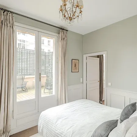Apartment Ac 3bds With Arc De Triomphe View & Terrace